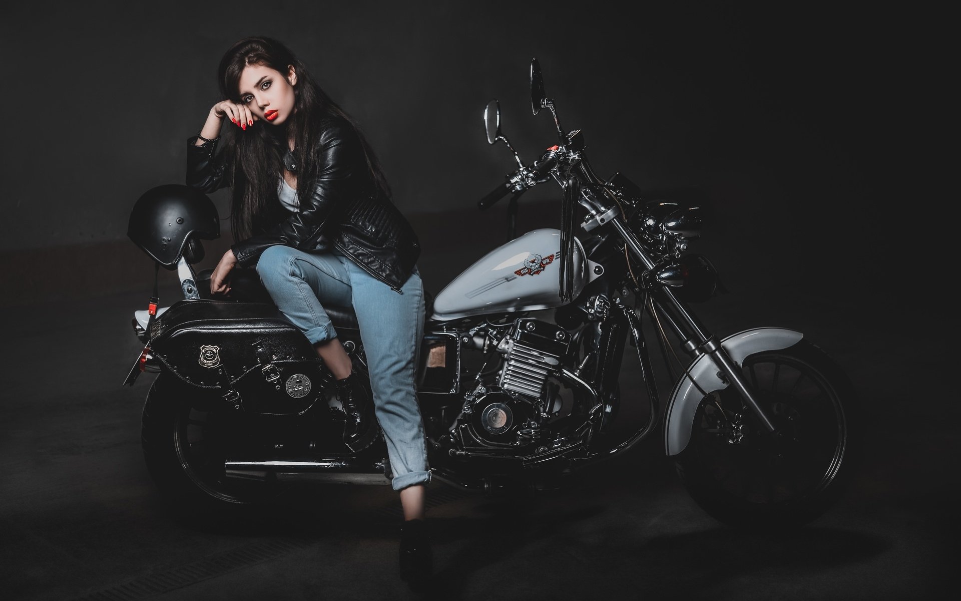Biker girls: style and drive in St. Georges