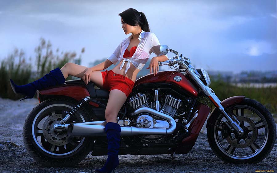 Beautiful girls and motorcycles in St. Georges