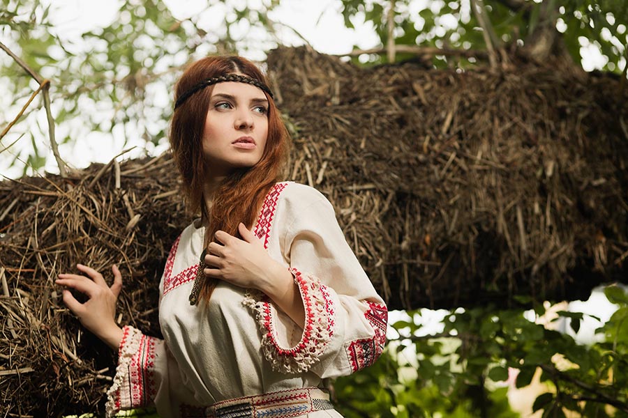 Women in Slavic costumes in St. Georges