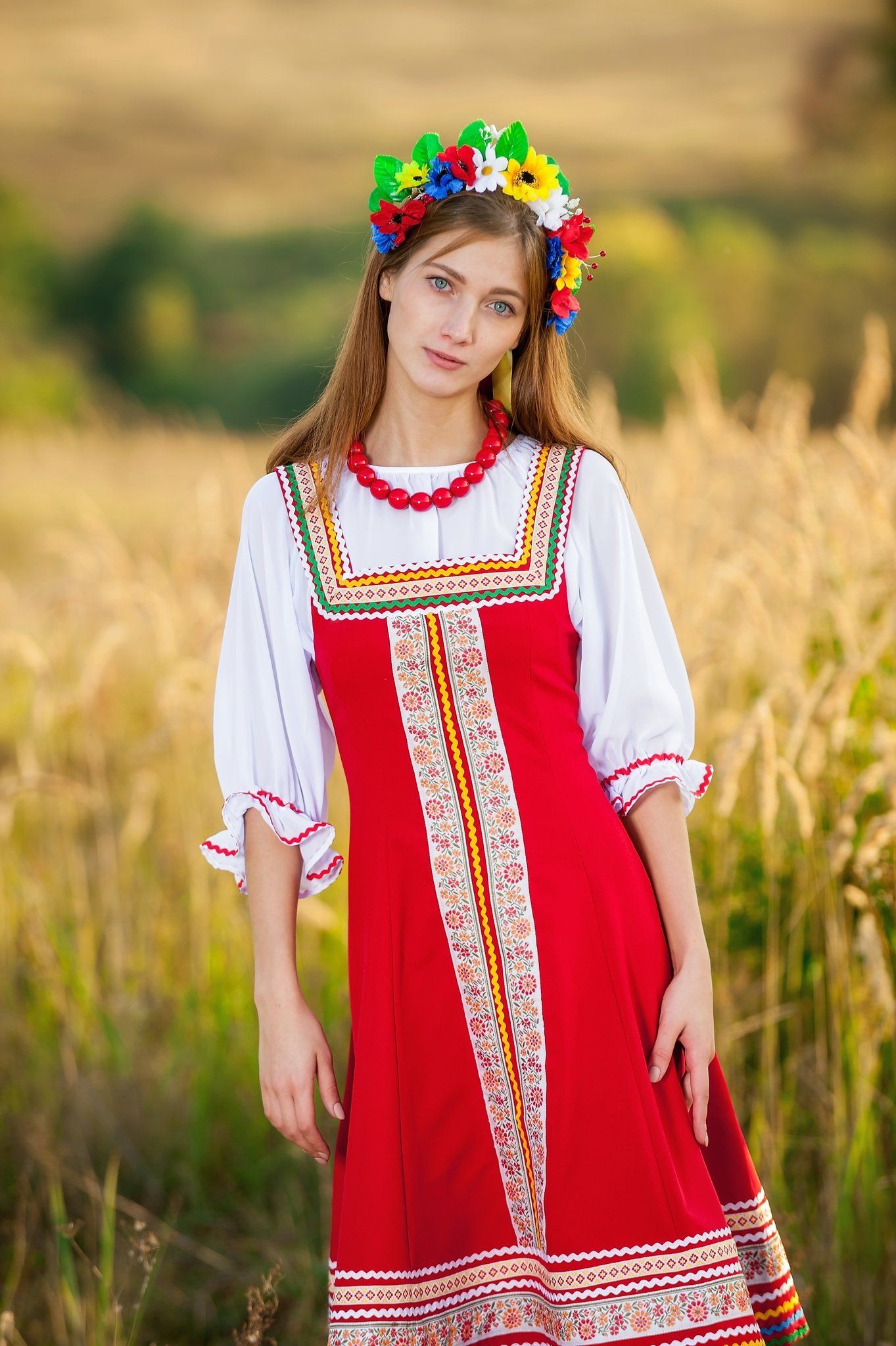 Women in Slavic costumes in St. Georges