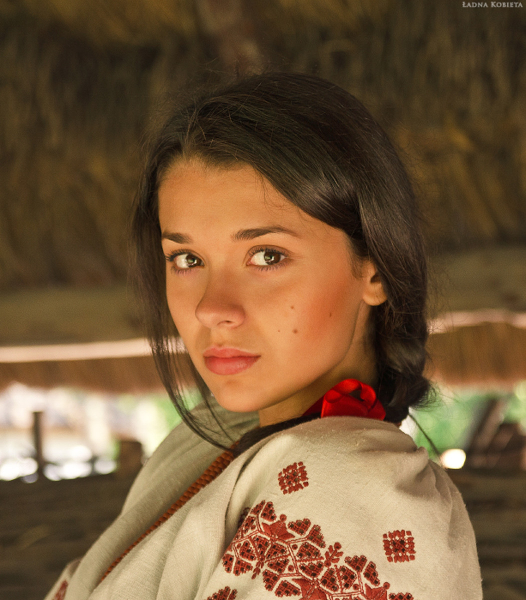 Girls in Slavic costumes in St. Georges