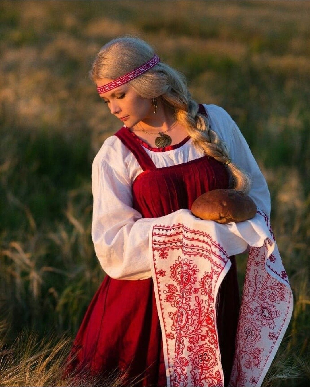 Girls in Slavic costumes in St. Georges